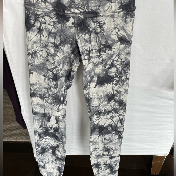 Lululemon wunder under - Picture 1 of 4
